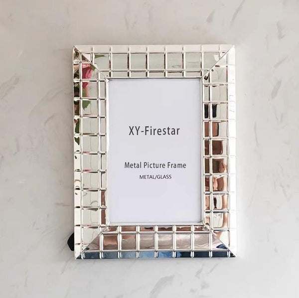 XY-Firestar Metal Photo Frame, Modern, Urban, Fashion Photo Frame, Especially Suitable for Intellectual Friends
