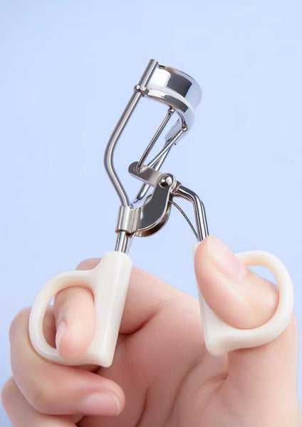 IOPIDHO Professional Eyelash Curler, Instant Long Lasting Curl, No Damage to Eyelashes - No Pinching or Creasing, Perfect Gift for Wife, Girlfriend and your Lover - white
